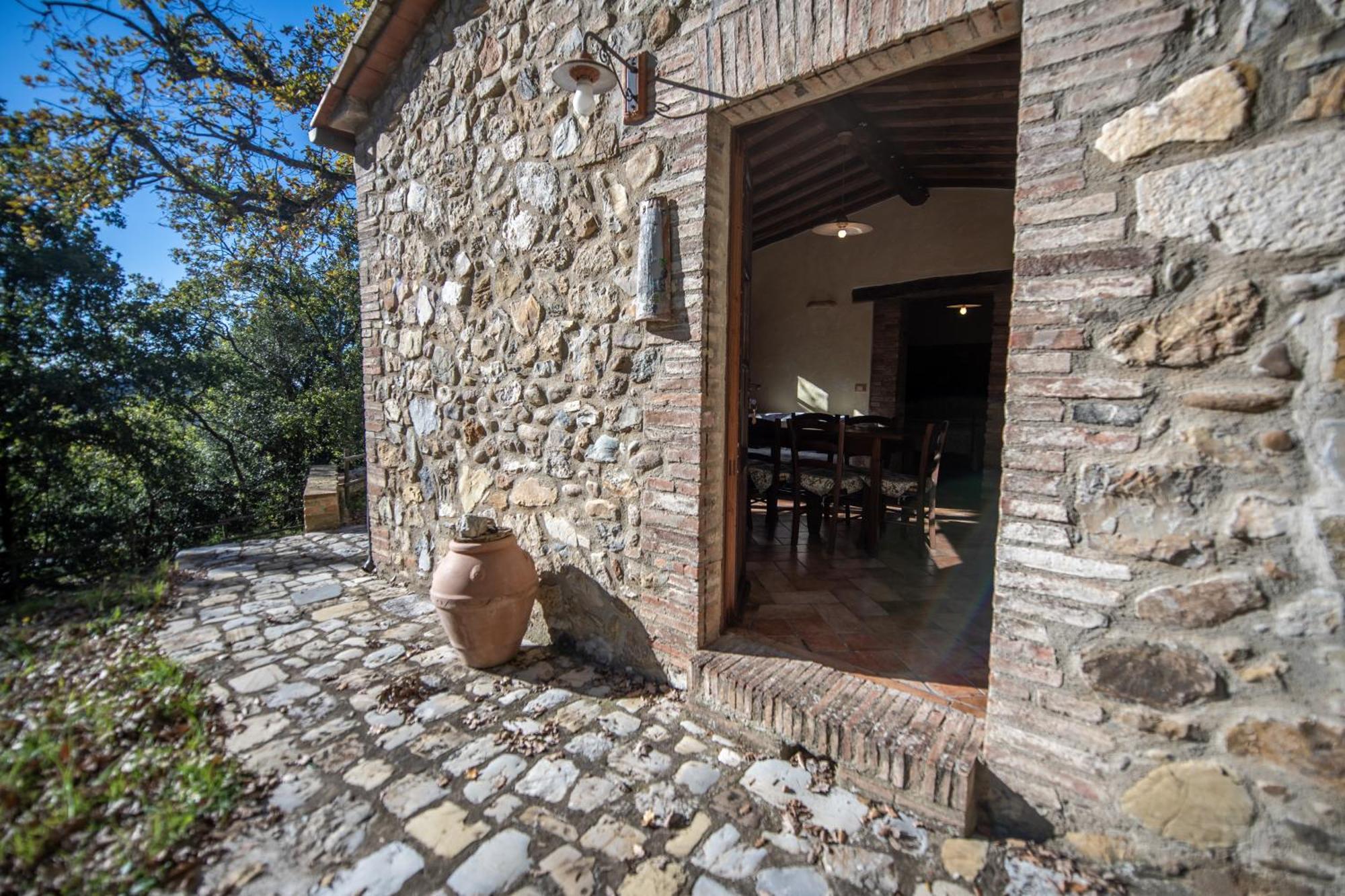 Agriturismo Antico Borgo Montacuto Pari Bilik gambar
